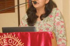 CA Nishtha Pandya (Chairperson) welcoming the speakers