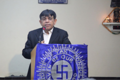 Mr. Parag Thakkar, I/C Principal – H. R. College of Commerce & Economics welcoming the Judges